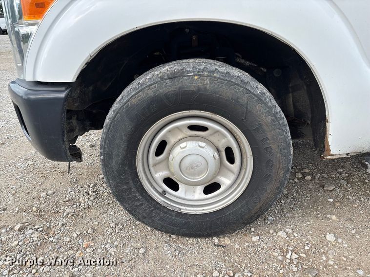 image for item DZ4607 2016 Ford  F250 Super Duty XL Crew Cab pickup truck