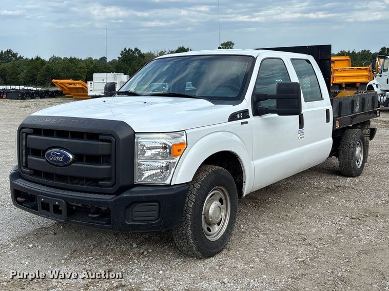 2015 Ford F250 Super Duty XL Crew Cab flatbed pickup truck