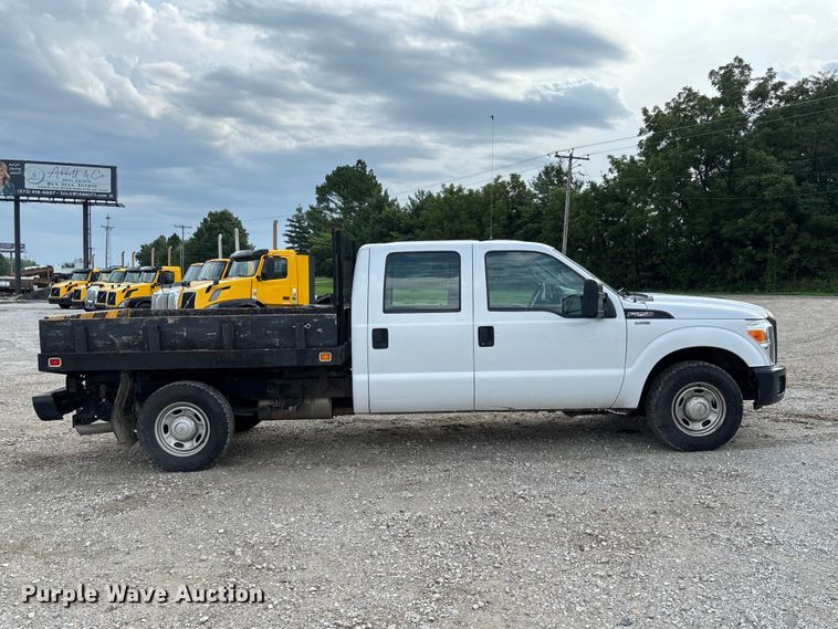 image for item DZ4608 2015 Ford  F250 Super Duty XL Crew Cab flatbed pickup truck