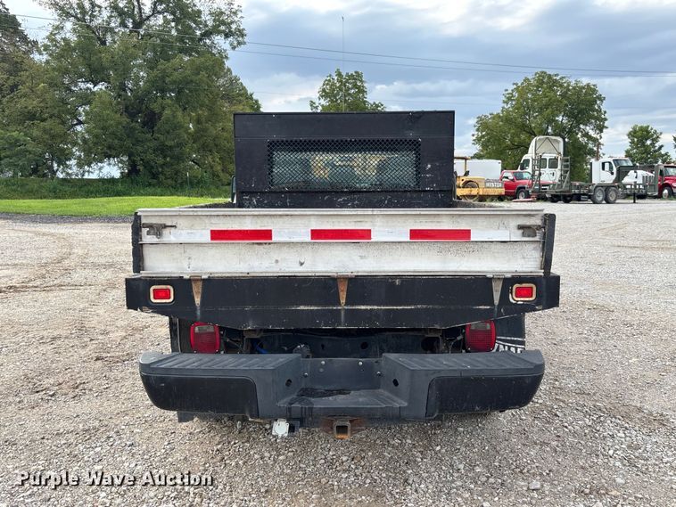image for item DZ4608 2015 Ford  F250 Super Duty XL Crew Cab flatbed pickup truck