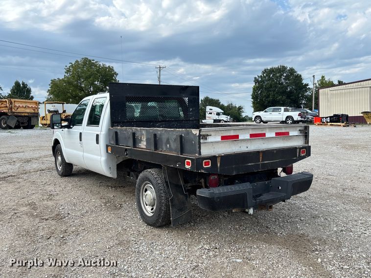 image for item DZ4608 2015 Ford  F250 Super Duty XL Crew Cab flatbed pickup truck