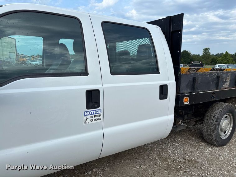 image for item DZ4608 2015 Ford  F250 Super Duty XL Crew Cab flatbed pickup truck