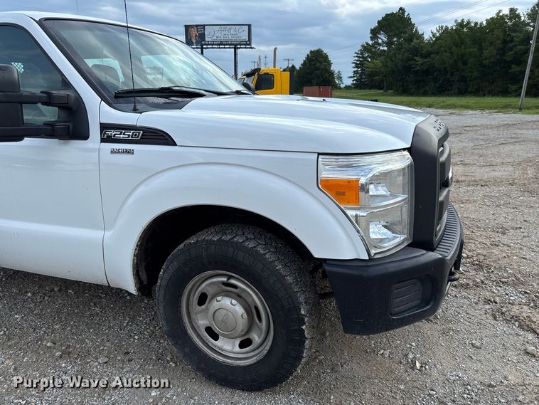 image for item DZ4608 2015 Ford  F250 Super Duty XL Crew Cab flatbed pickup truck