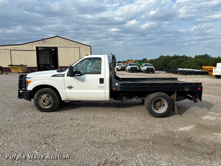 image for item DZ4609 2015 Ford  F350 Super Duty XL flatbed pickup truck