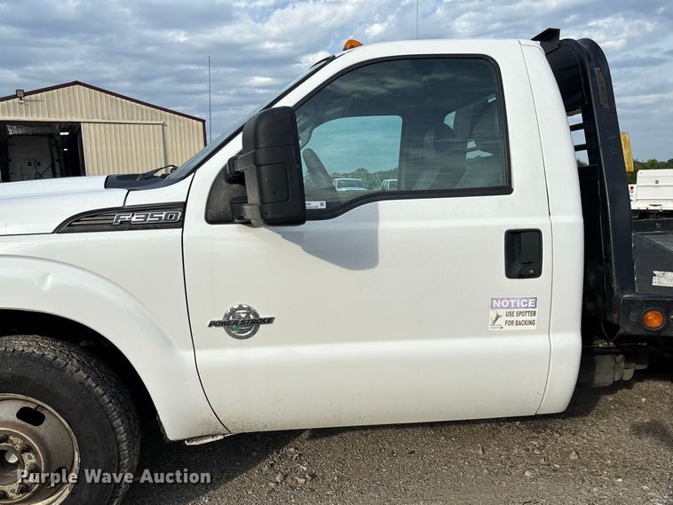 image for item DZ4609 2015 Ford  F350 Super Duty XL flatbed pickup truck