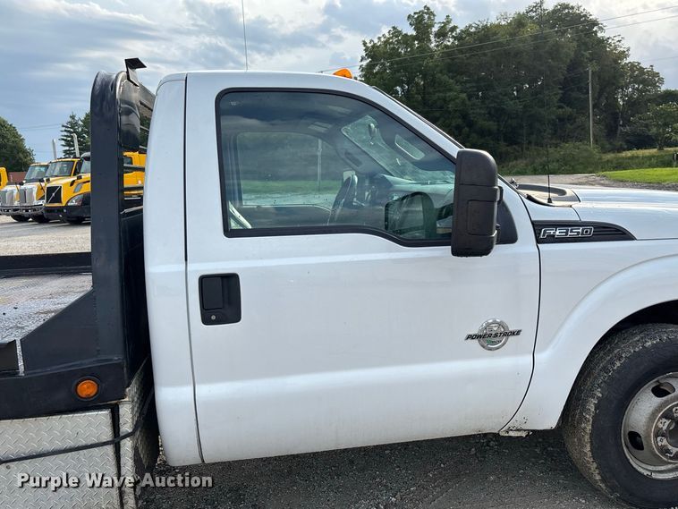 image for item DZ4609 2015 Ford  F350 Super Duty XL flatbed pickup truck