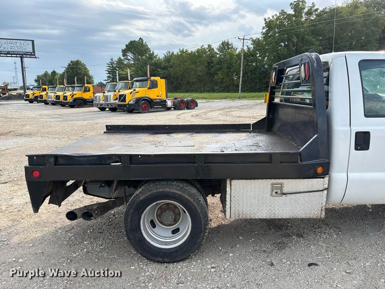image for item DZ4609 2015 Ford  F350 Super Duty XL flatbed pickup truck