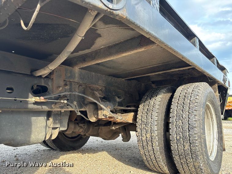 image for item DZ4609 2015 Ford  F350 Super Duty XL flatbed pickup truck