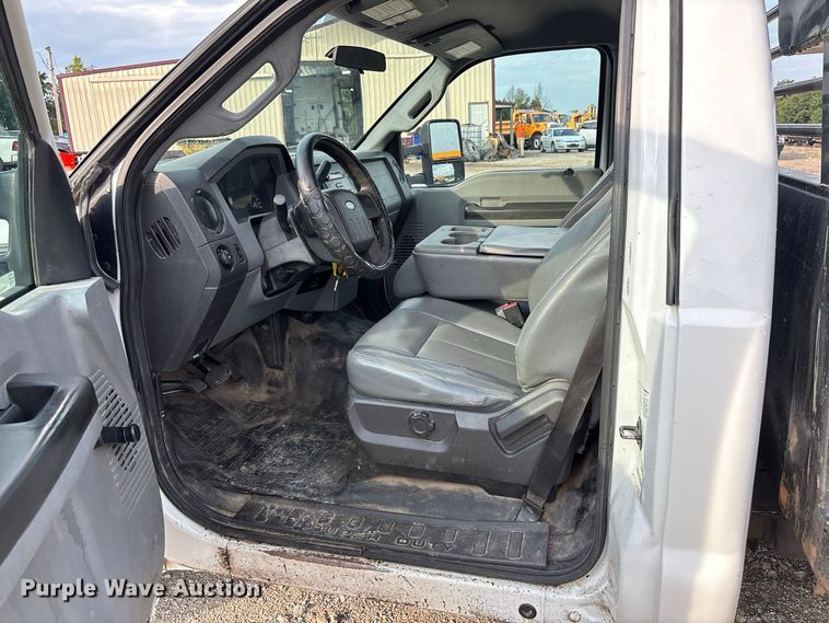 image for item DZ4609 2015 Ford  F350 Super Duty XL flatbed pickup truck
