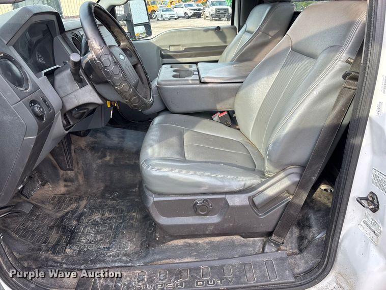 image for item DZ4609 2015 Ford  F350 Super Duty XL flatbed pickup truck