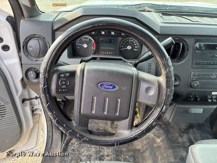 image for item DZ4609 2015 Ford  F350 Super Duty XL flatbed pickup truck