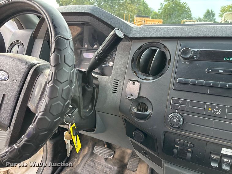 image for item DZ4609 2015 Ford  F350 Super Duty XL flatbed pickup truck