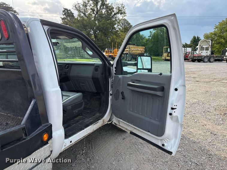 image for item DZ4609 2015 Ford  F350 Super Duty XL flatbed pickup truck