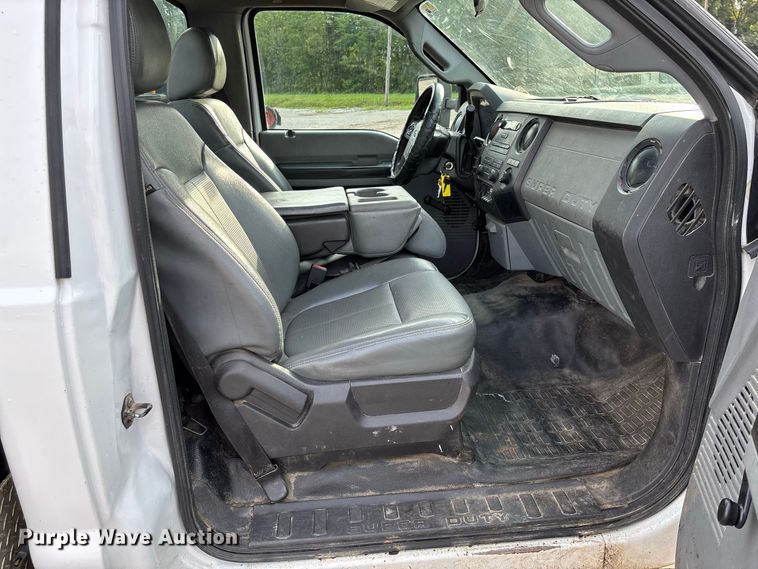image for item DZ4609 2015 Ford  F350 Super Duty XL flatbed pickup truck