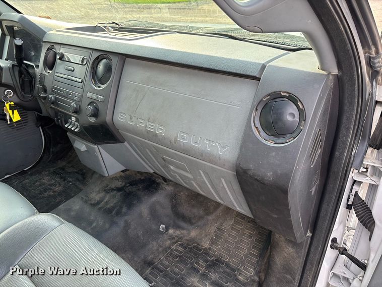 image for item DZ4609 2015 Ford  F350 Super Duty XL flatbed pickup truck