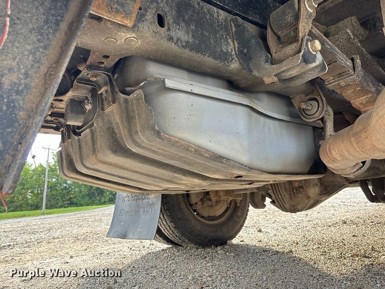 image for item DZ4609 2015 Ford  F350 Super Duty XL flatbed pickup truck