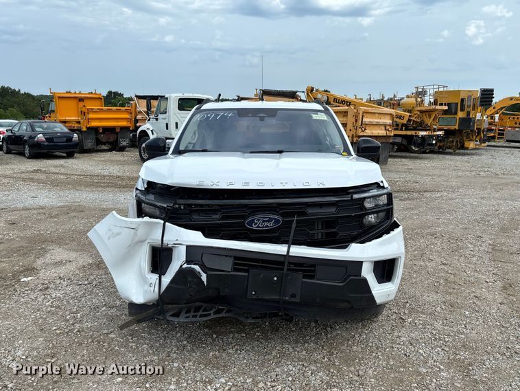 image for item DZ4611 2025 Ford Expedition Max Active SUV