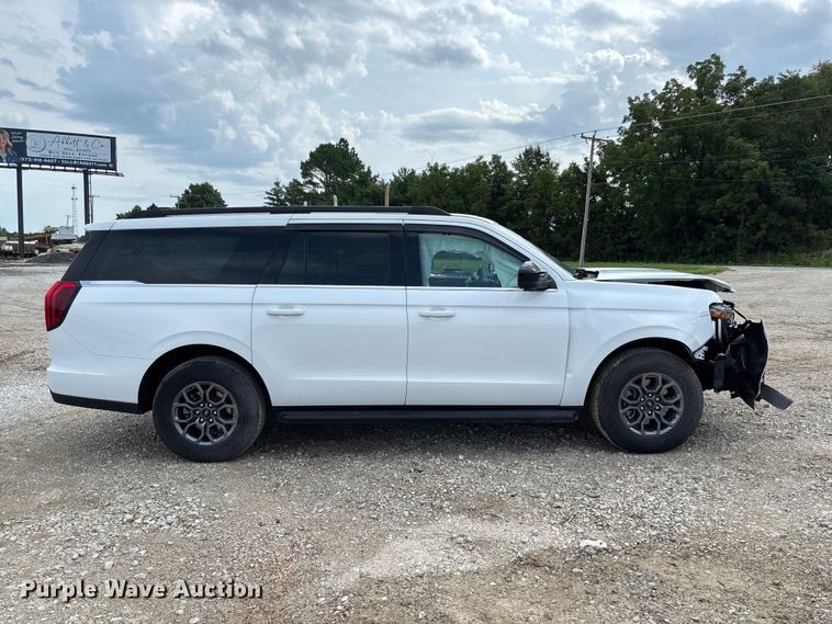 image for item DZ4611 2025 Ford Expedition Max Active SUV