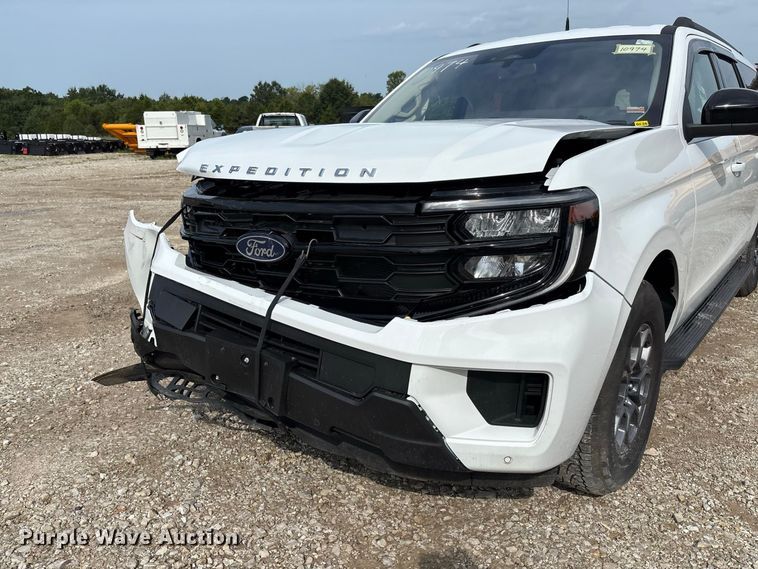 image for item DZ4611 2025 Ford Expedition Max Active SUV