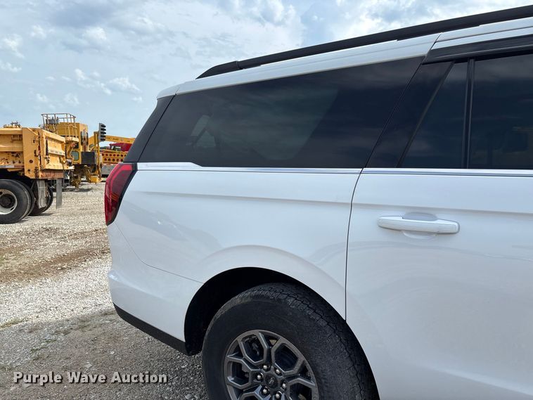 image for item DZ4611 2025 Ford Expedition Max Active SUV