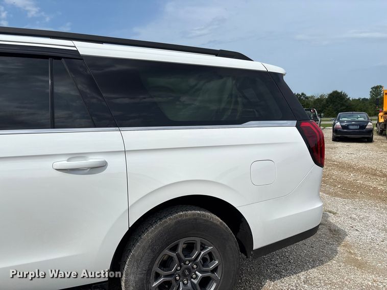 image for item DZ4611 2025 Ford Expedition Max Active SUV