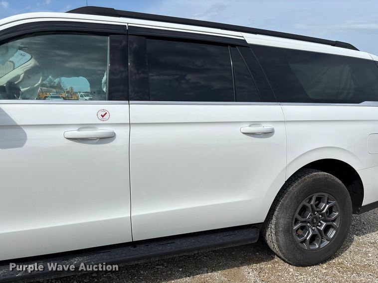 image for item DZ4611 2025 Ford Expedition Max Active SUV