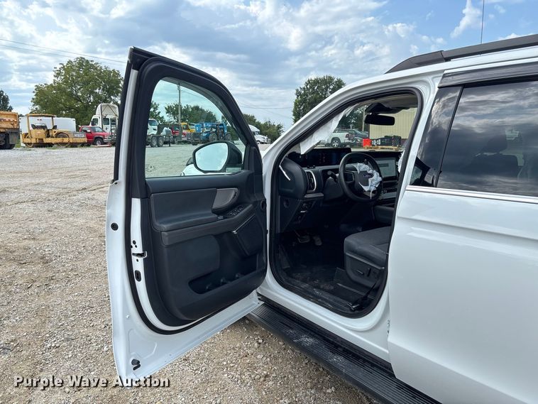 image for item DZ4611 2025 Ford Expedition Max Active SUV