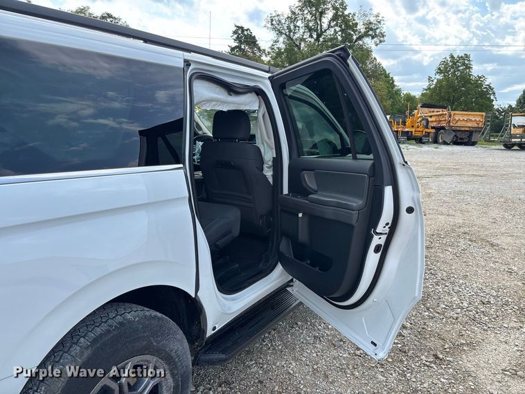 image for item DZ4611 2025 Ford Expedition Max Active SUV