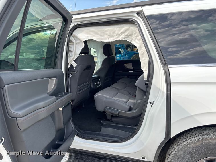 image for item DZ4611 2025 Ford Expedition Max Active SUV