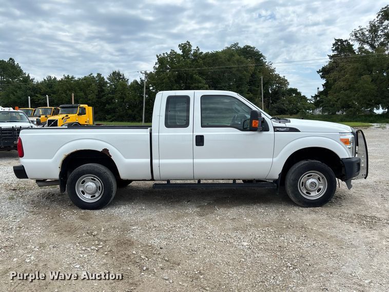 image for item DZ4613 2015 Ford  F250 Super Duty XL Ext. Cab pickup truck