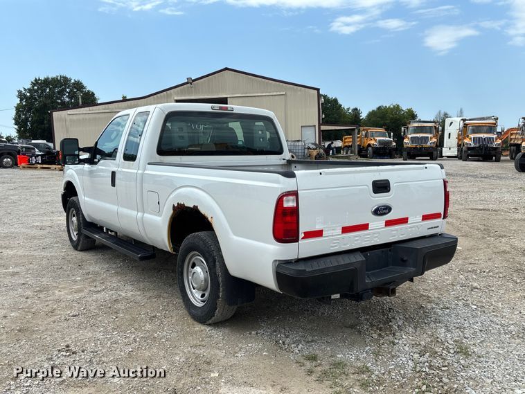 image for item DZ4613 2015 Ford  F250 Super Duty XL Ext. Cab pickup truck