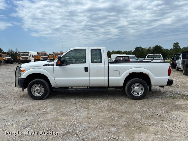 image for item DZ4613 2015 Ford  F250 Super Duty XL Ext. Cab pickup truck