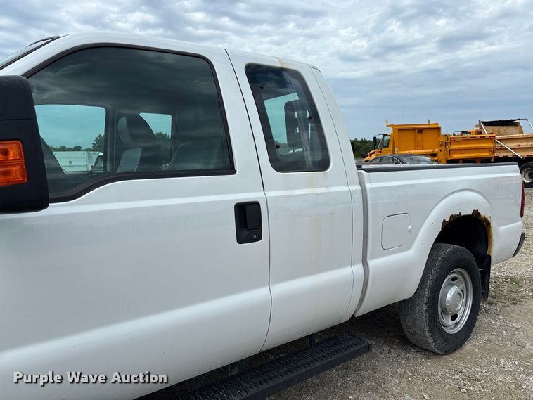 image for item DZ4613 2015 Ford  F250 Super Duty XL Ext. Cab pickup truck