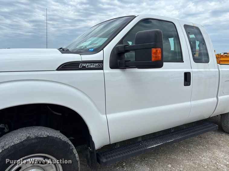 image for item DZ4613 2015 Ford  F250 Super Duty XL Ext. Cab pickup truck