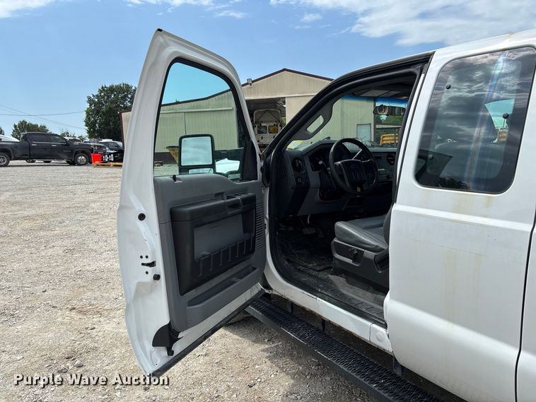 image for item DZ4613 2015 Ford  F250 Super Duty XL Ext. Cab pickup truck