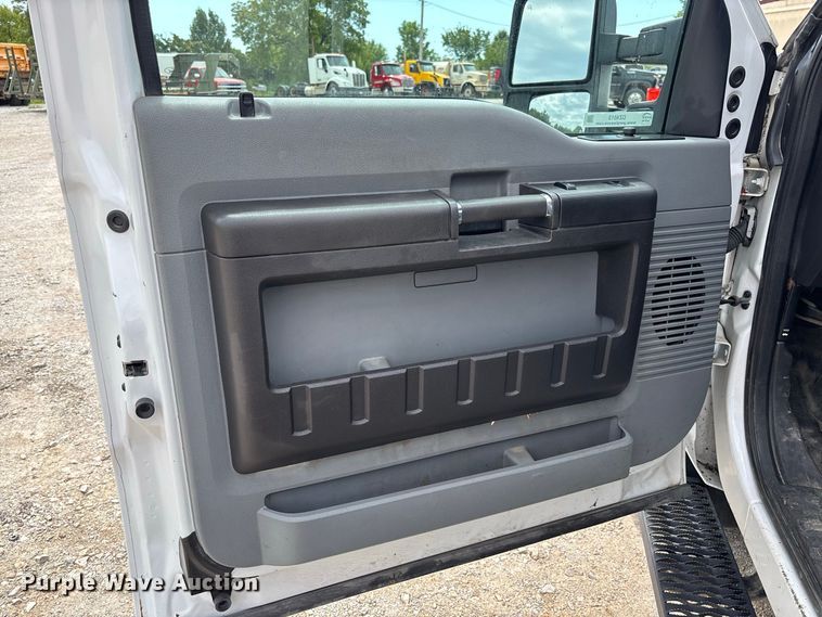 image for item DZ4613 2015 Ford  F250 Super Duty XL Ext. Cab pickup truck