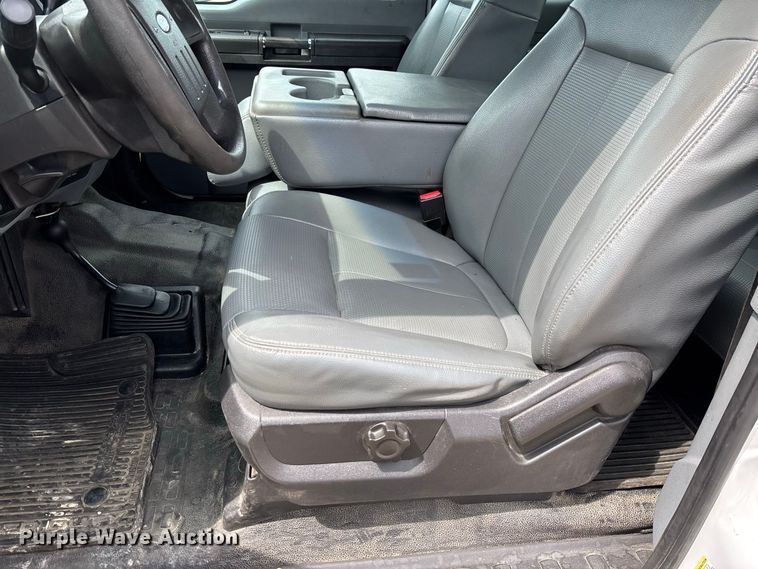 image for item DZ4613 2015 Ford  F250 Super Duty XL Ext. Cab pickup truck