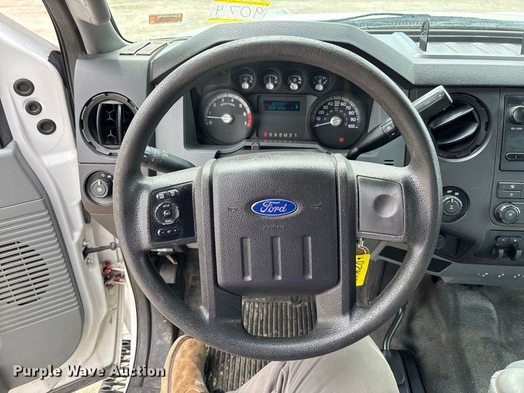 image for item DZ4613 2015 Ford  F250 Super Duty XL Ext. Cab pickup truck