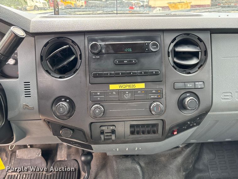 image for item DZ4613 2015 Ford  F250 Super Duty XL Ext. Cab pickup truck