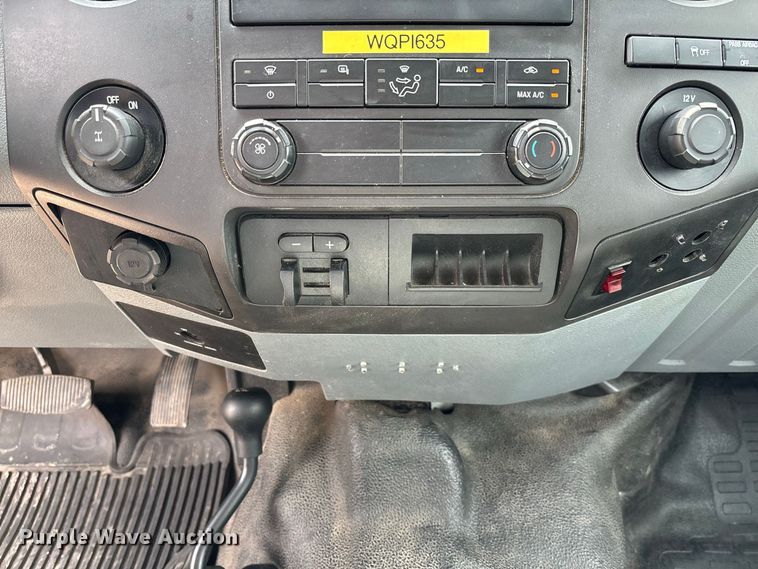image for item DZ4613 2015 Ford  F250 Super Duty XL Ext. Cab pickup truck