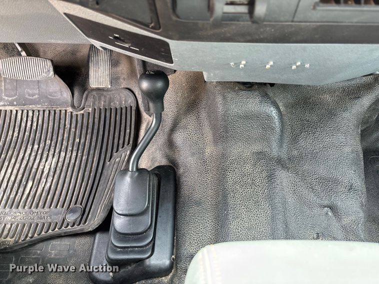 image for item DZ4613 2015 Ford  F250 Super Duty XL Ext. Cab pickup truck