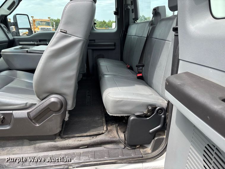 image for item DZ4613 2015 Ford  F250 Super Duty XL Ext. Cab pickup truck