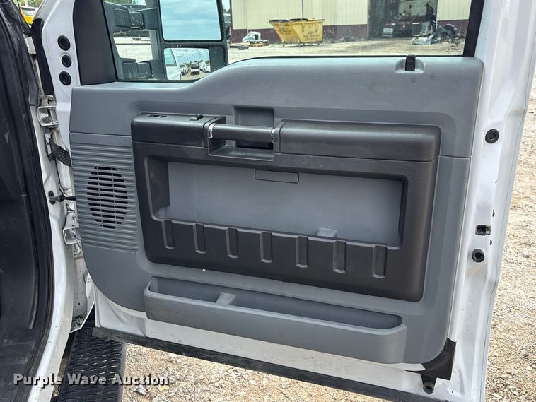 image for item DZ4613 2015 Ford  F250 Super Duty XL Ext. Cab pickup truck