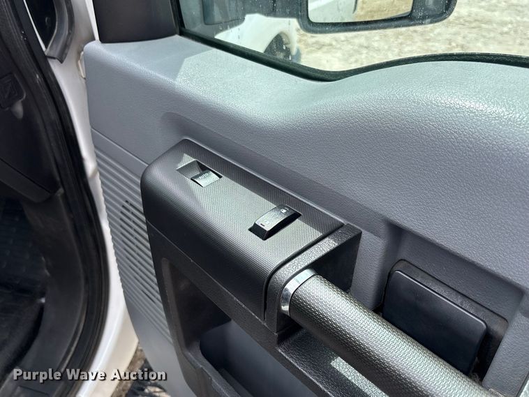 image for item DZ4613 2015 Ford  F250 Super Duty XL Ext. Cab pickup truck