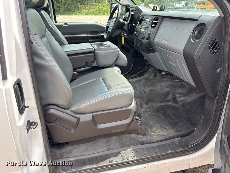 image for item DZ4613 2015 Ford  F250 Super Duty XL Ext. Cab pickup truck