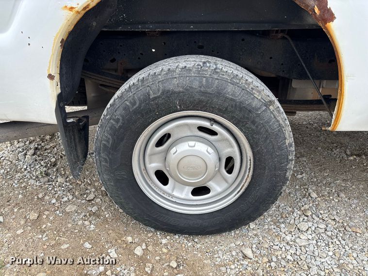 image for item DZ4613 2015 Ford  F250 Super Duty XL Ext. Cab pickup truck