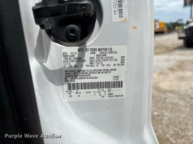 image for item DZ4613 2015 Ford  F250 Super Duty XL Ext. Cab pickup truck
