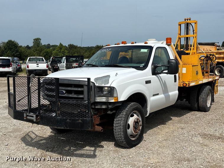 2002 Ford F550 Super Duty XL drilling rig truck