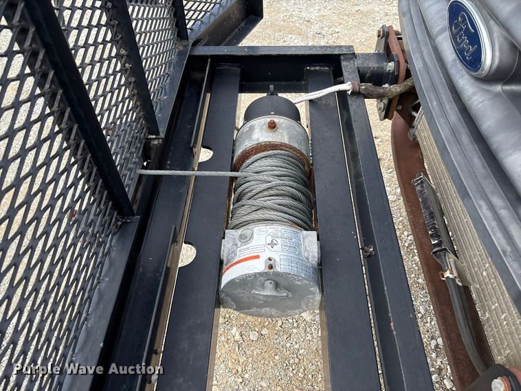 image for item DZ4614 2002 Ford  F550 Super Duty XL drilling rig truck