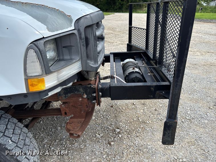 image for item DZ4614 2002 Ford  F550 Super Duty XL drilling rig truck